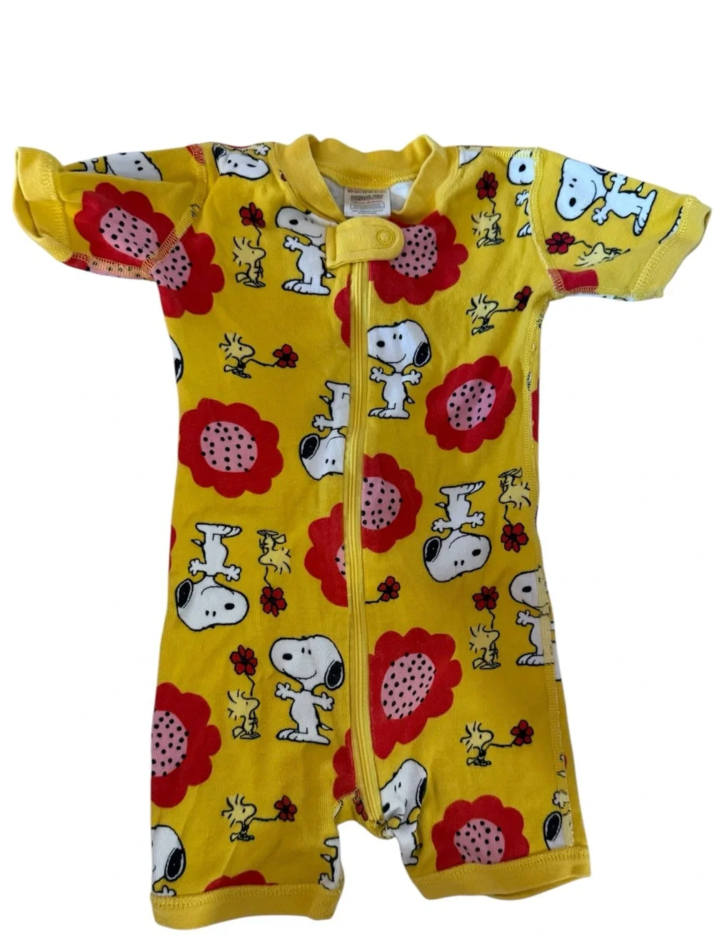 Hanna Andersson Peanuts Snoopy Yellow Shortie Sleeper, size 18-24 Months